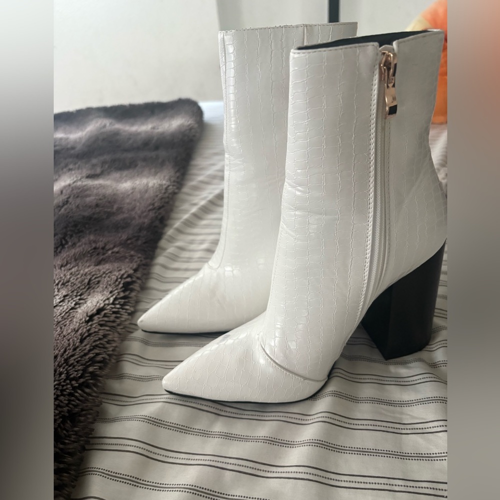 Billini White Croc-Embossed Women's Booties